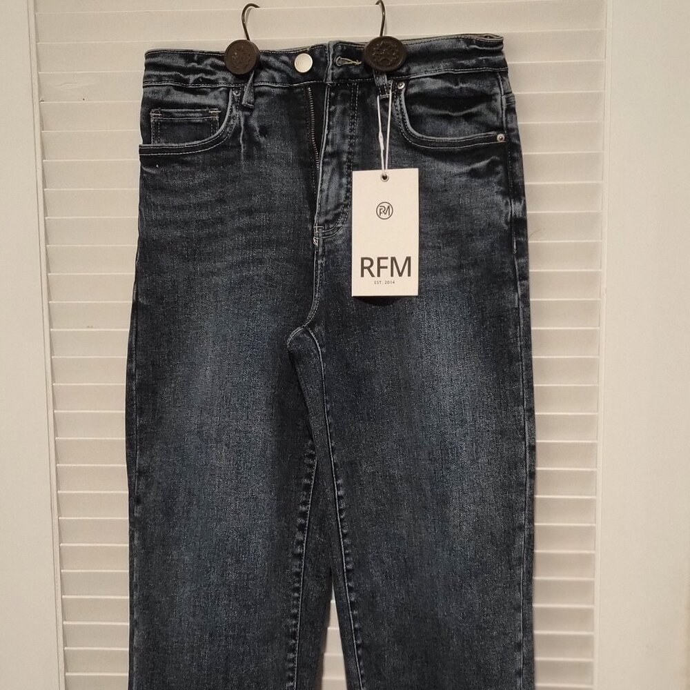 RFM LA Jeans New with tags Size 7/28, 94% Cotton, 2 % Spandex, MW Cold